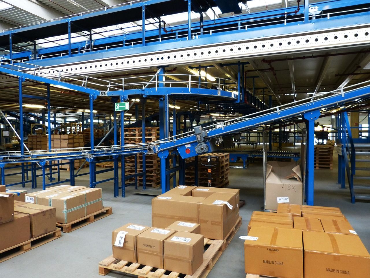 logistics-852939_1280